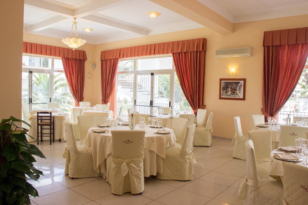 King'S House Hotel Resort Mascali Buitenkant foto