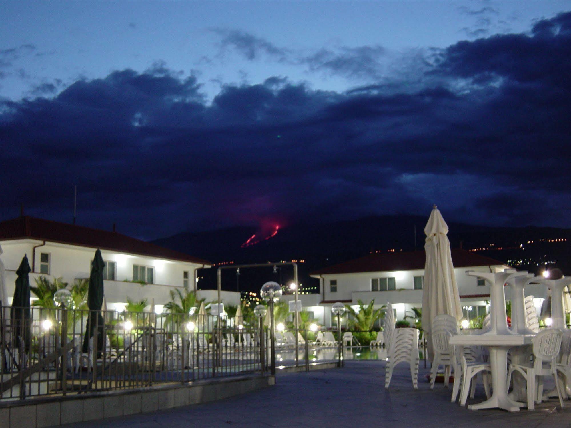 King'S House Hotel Resort Mascali Buitenkant foto