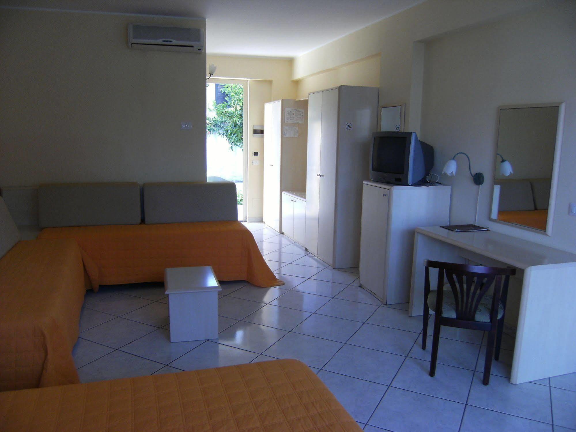 King'S House Hotel Resort Mascali Buitenkant foto
